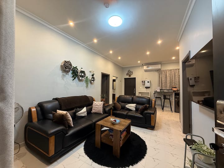 Private Villa W Pool & Starlink In Emerald Hill - 路沙卡