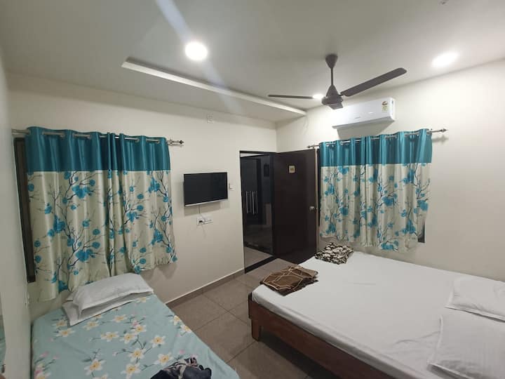 Krishna Home Stay - Dwarka