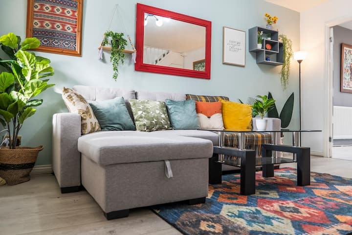 #126 Cosy 5 Mins To Coventry Cathedral | Sleeps 7 - Coventry