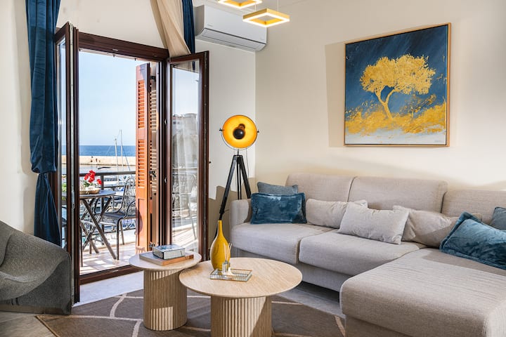 3 Sails | 2br On Venetian Harbour With Parking - Chania
