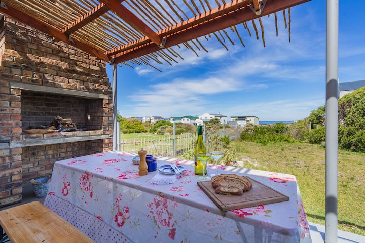 Oceanflow Coastal Beach House - Pringle Bay
