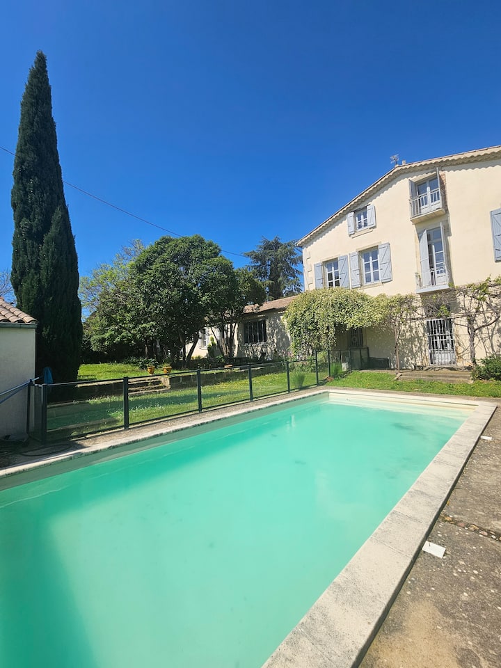 Maison De Maître, Piscine Et Jardin - Nîmes Centre - 尼姆