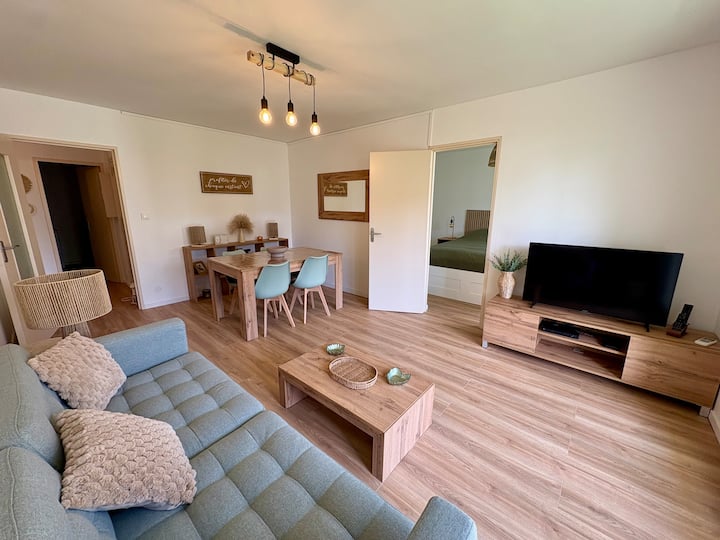 Charmant T3 Rénové Avec Balcon – Proche Centre - ibis Hyeres Centre