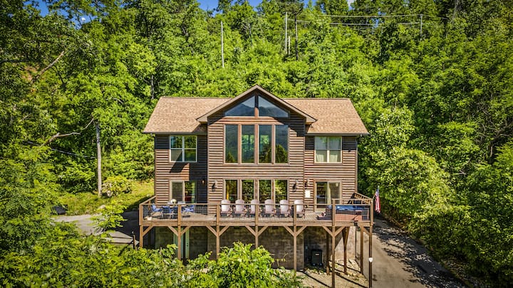A Tree Top View | Mountain Cabin Retreat - Gatlinburg, TN