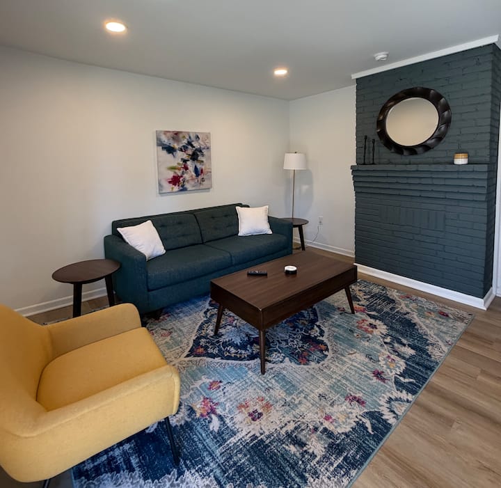 Conveniently Located Apartment, 0.9 Miles To Sovah - Danville, VA