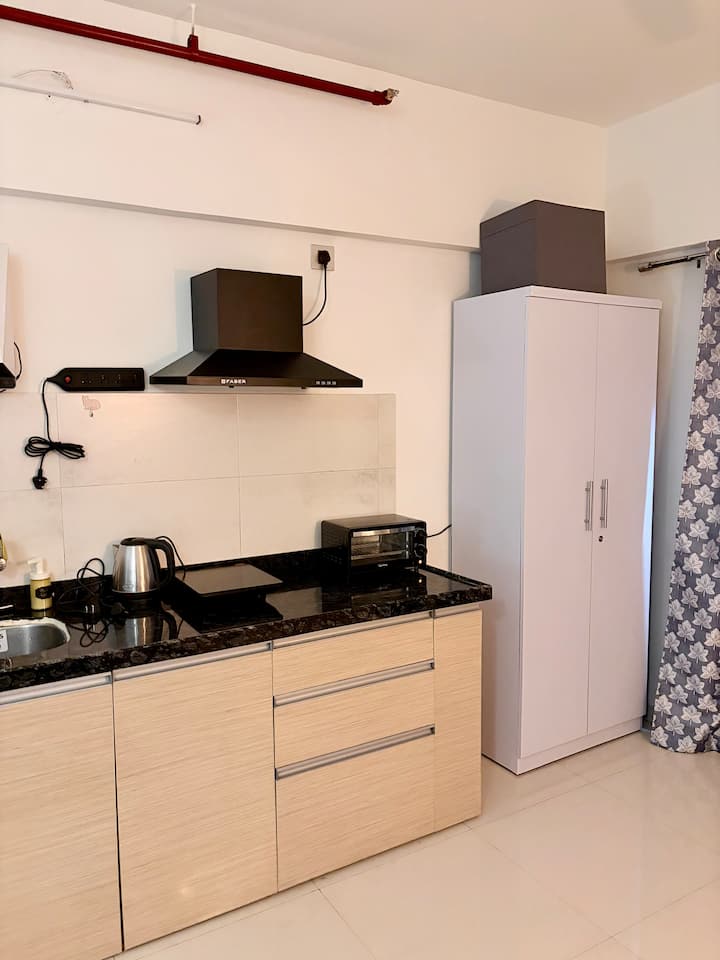 The Rebel House - Private Couple Friendly Studio - Pune