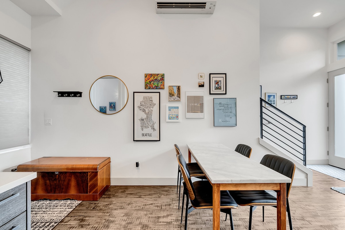 Bright & Cozy 2BR Townhouse – 97 Walk Score