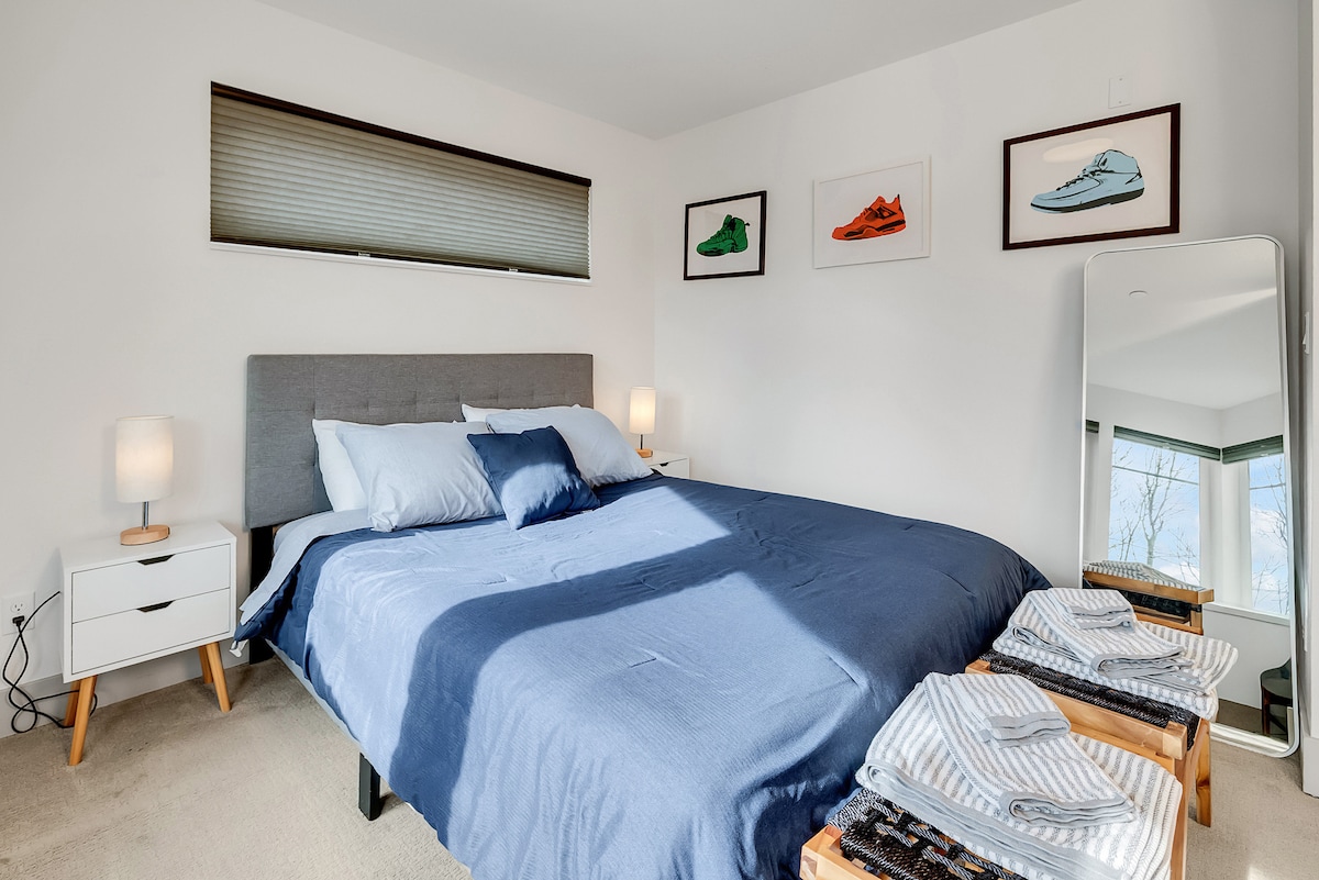 Bright & Cozy 2BR Townhouse – 97 Walk Score