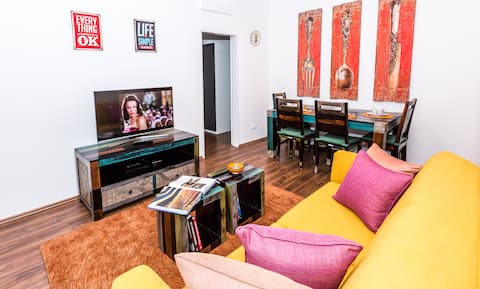 Erfolgreiche Airbnb-Immobilie: Autumn Suite - 2 Bedrooms close to Metro Station in Simmering