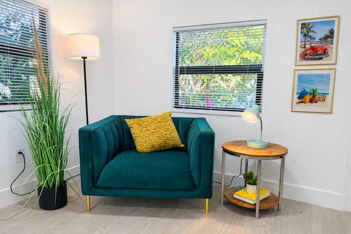5 Min Fll Airport + Dania Pointe • Newly Remodeled - Dania Beach, FL