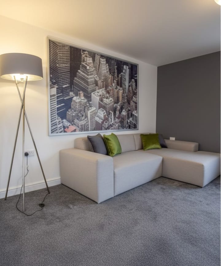 30% Off- 3br Contractor House | Parking For 6 - Huddersfield
