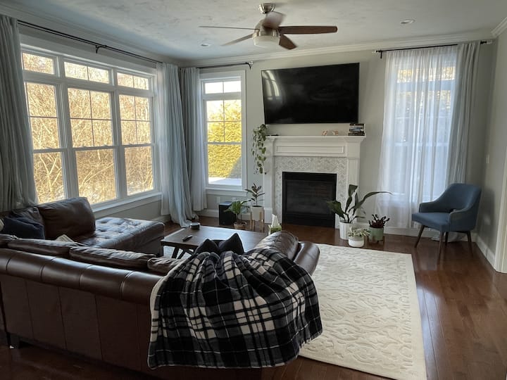 Walk To Boston Stadium | World Cup Spacious Home - Norfolk, MA