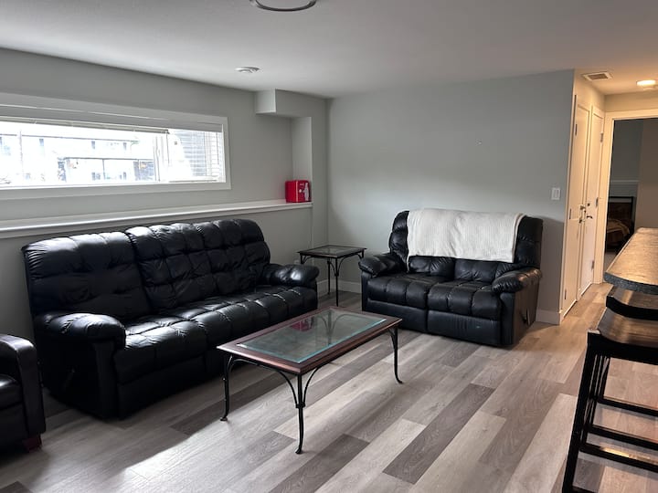 2 Bed., 1 Bath, Near Soccer, Baseball, Arena, Ymca - Kelowna