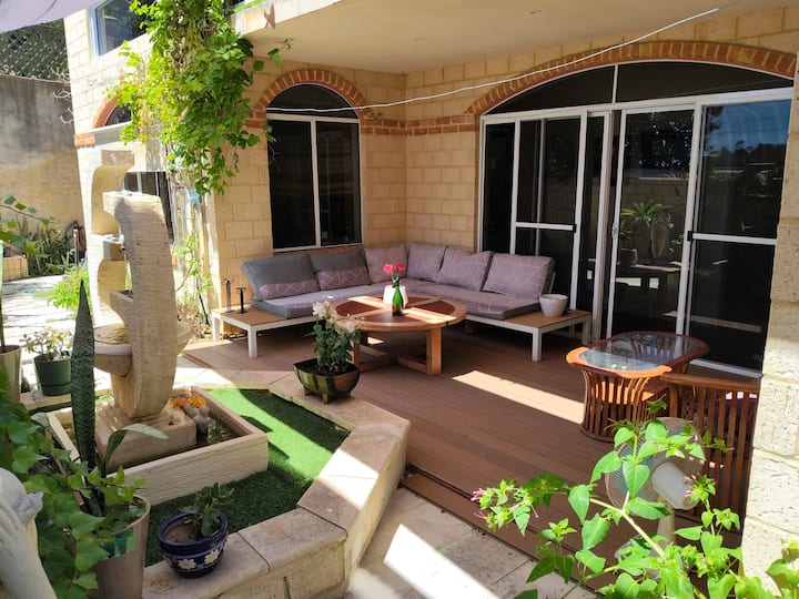 Riverside Nature Walks And Comfy Luxury - Fremantle