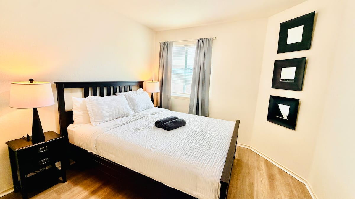 Black & White Room — Tech Ridge, North Austin — Masaya Hospitality