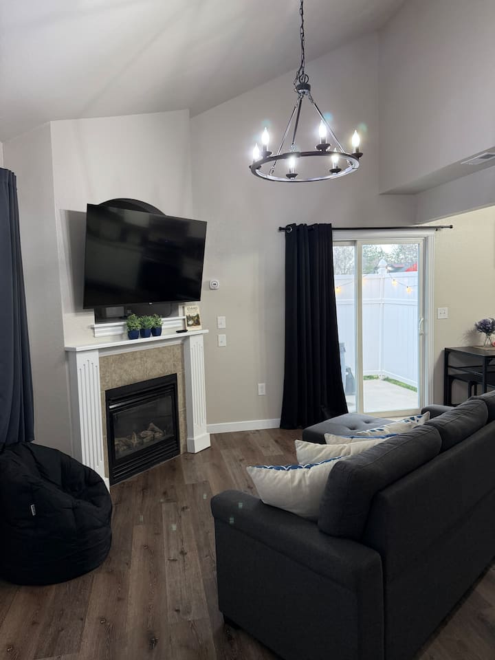 Left Side Hideaway | Cozy Caldwell Stay - Nampa, ID