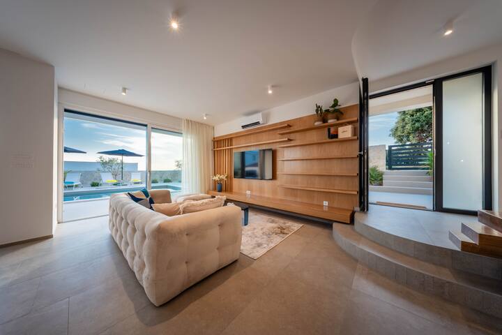 Villa Salvia -Villa With Pool, Jacuzzi & Billiards - Pag
