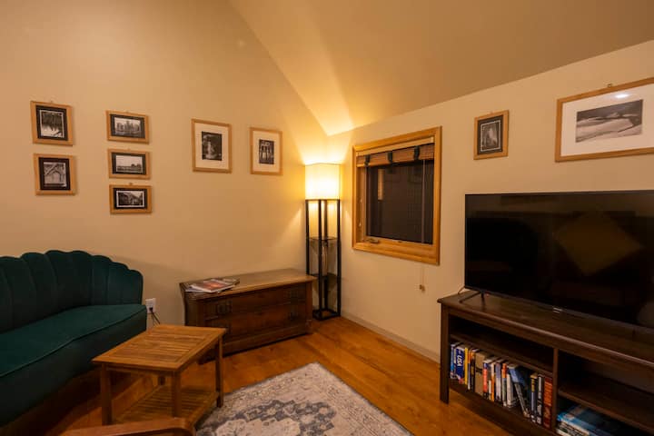 Skylit Loft Cottage | Walk To Downtown Moscow - Moscow, ID