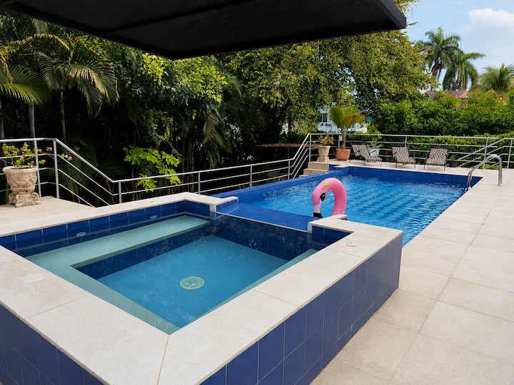 Casa De Lujo Con Piscina Privada | Pet Friendly - Melgar