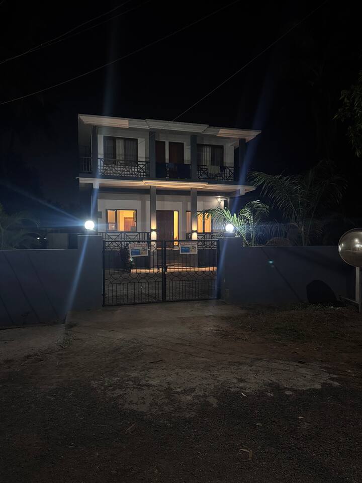 Exterior image 3