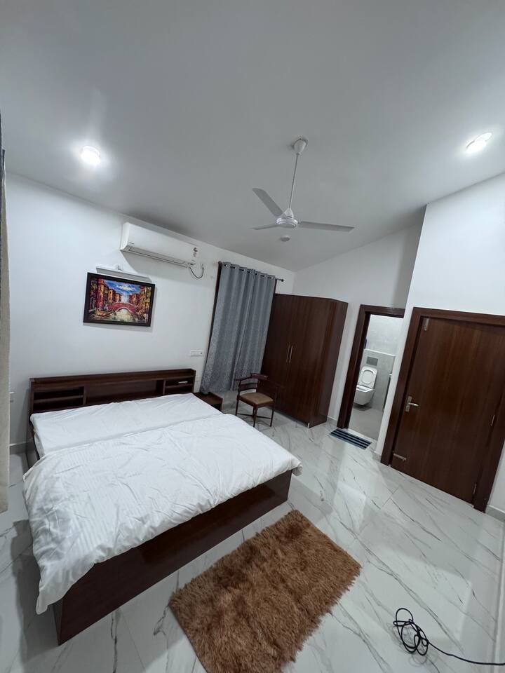 Bedroom 2 image 1