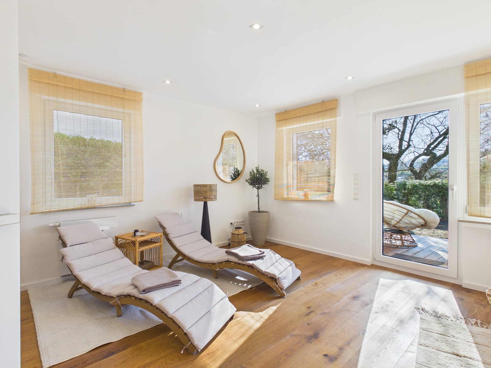Boho Haus Sorpesee Ferienhaus direkt am See mit privater Sauna & Garten