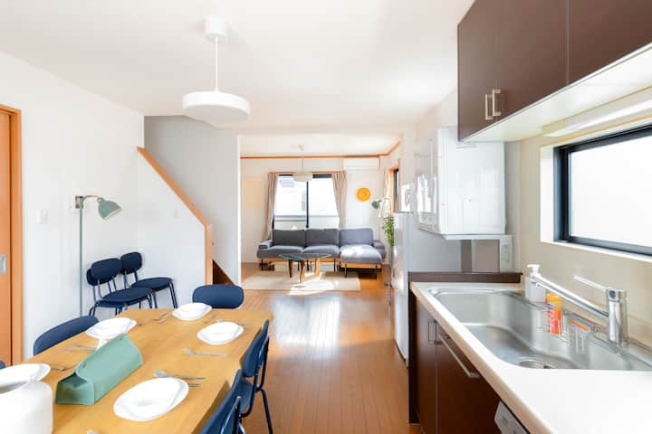 3-story House｜108sqm・sleeps 12｜9-min To Bentencho - Japan