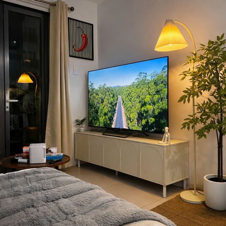 Wind Residence | Sky Ranch | 65 Inch Qled Tv - Tagaytay