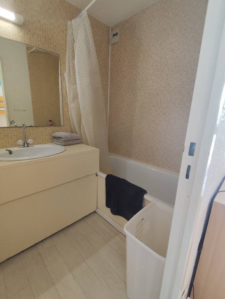 Petit Appartement Calme Et Bien Situé. - Gruissan
