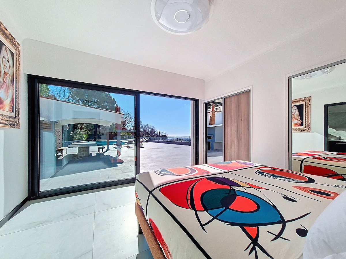 Chalet Marguerite — view 5