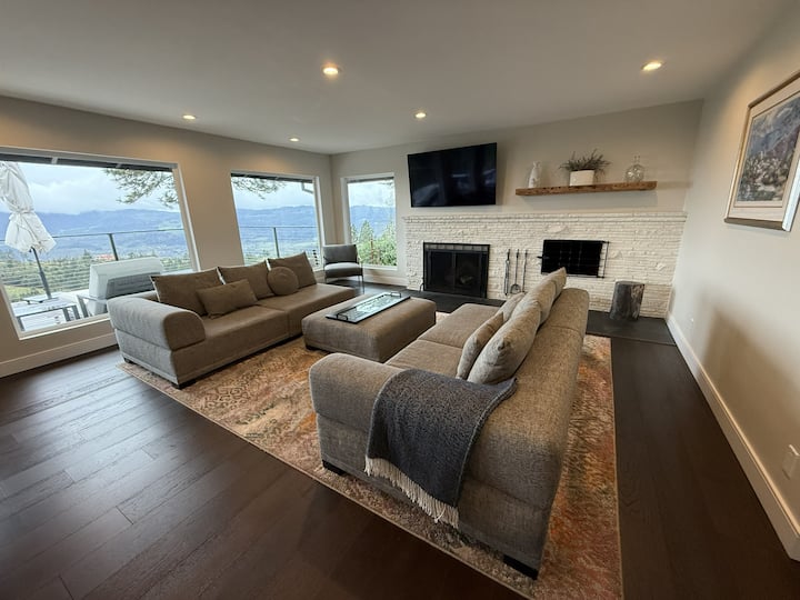 Wine Country Retreat – Views Outdoor Living & Gym - St. Helena, CA