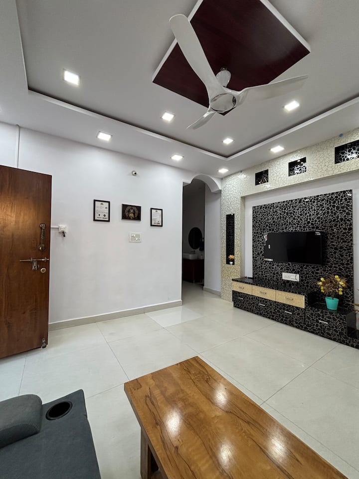 Arranyaa Retreatt- Girrafe's Gallery - Mysore