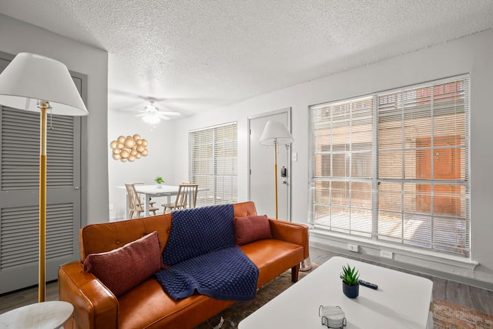 Modern East Austin Escape - Pool - 3mi To Downtown - Austin, TX