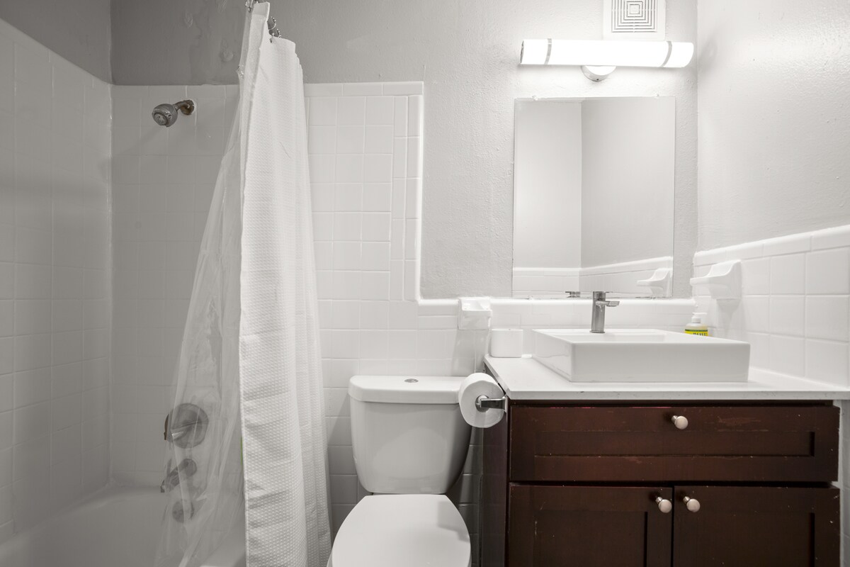 Modern East Austin Escape - Pool - 3Mi to Downtown