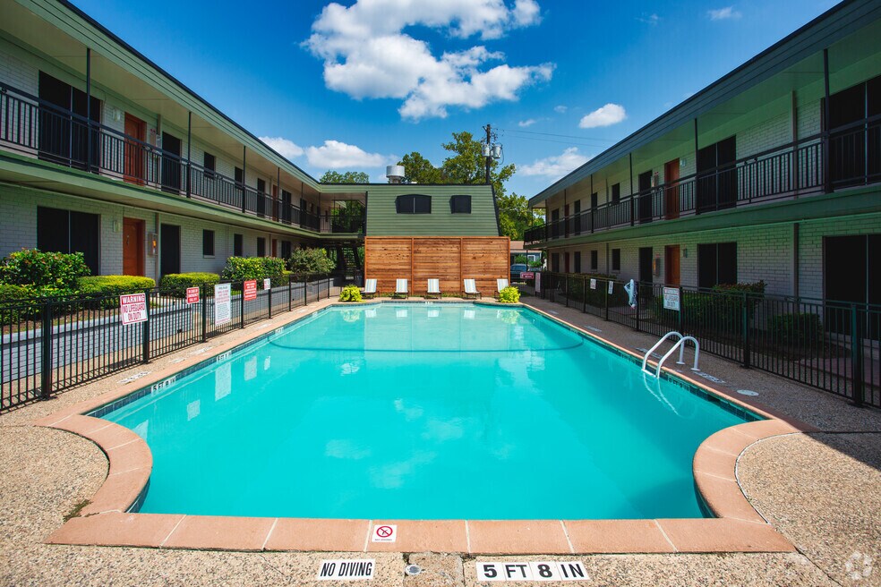 Modern East Austin Escape - Pool - 3Mi to Downtown