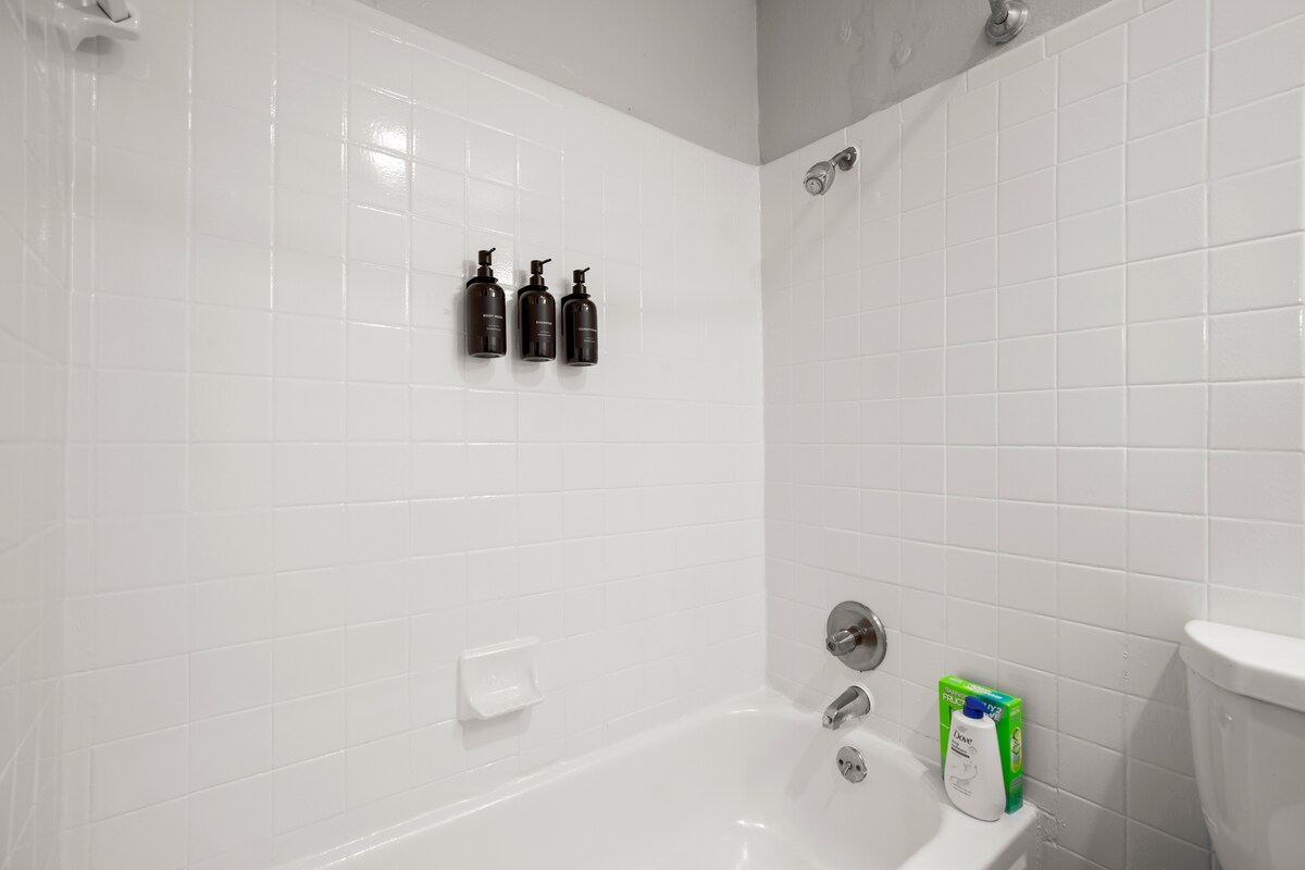 Modern East Austin Escape - Pool - 3Mi to Downtown