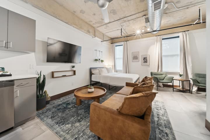 Unique & Chic Loft-city Vibes No 108 - Dallas, TX