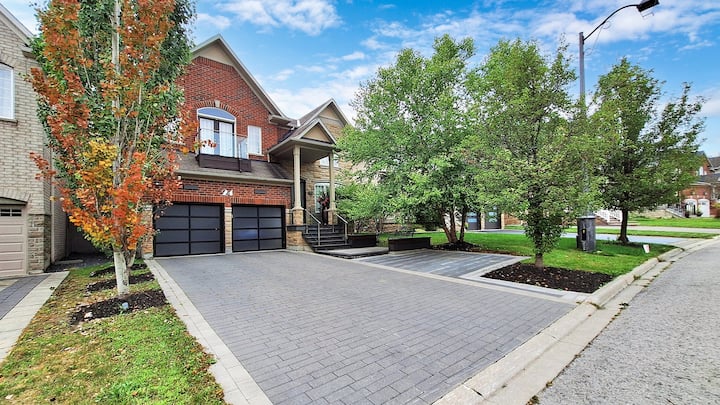 High End Home In Maple - Richmond Hill