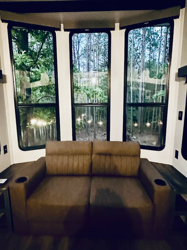 Whisper In The Pines Retreat - Kentucky Lake