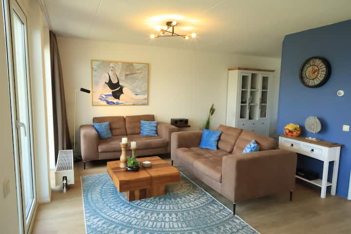 Traumhaus Am Wasser Mit Bootssteg Und Kanu - Makkum