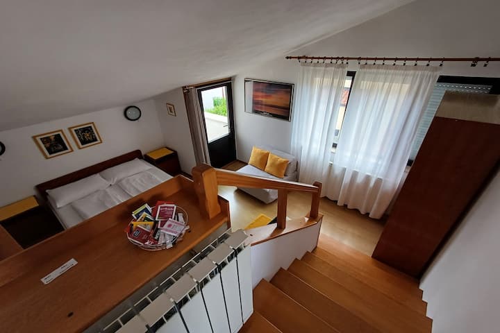 Alba Apartments No.5 - The Suite On Top - 로빈