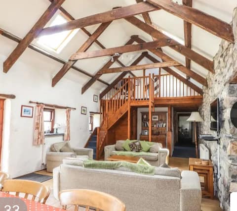 Top performing Airbnb: Ty Felin, Hendre Farm, Newport in Newport
