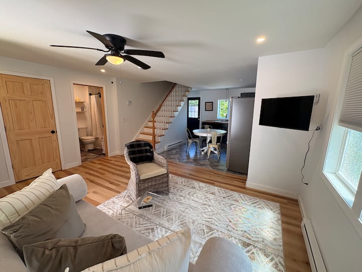 Modern Farmhouse Loft Apartment In Great Location! - Saratoga, NY