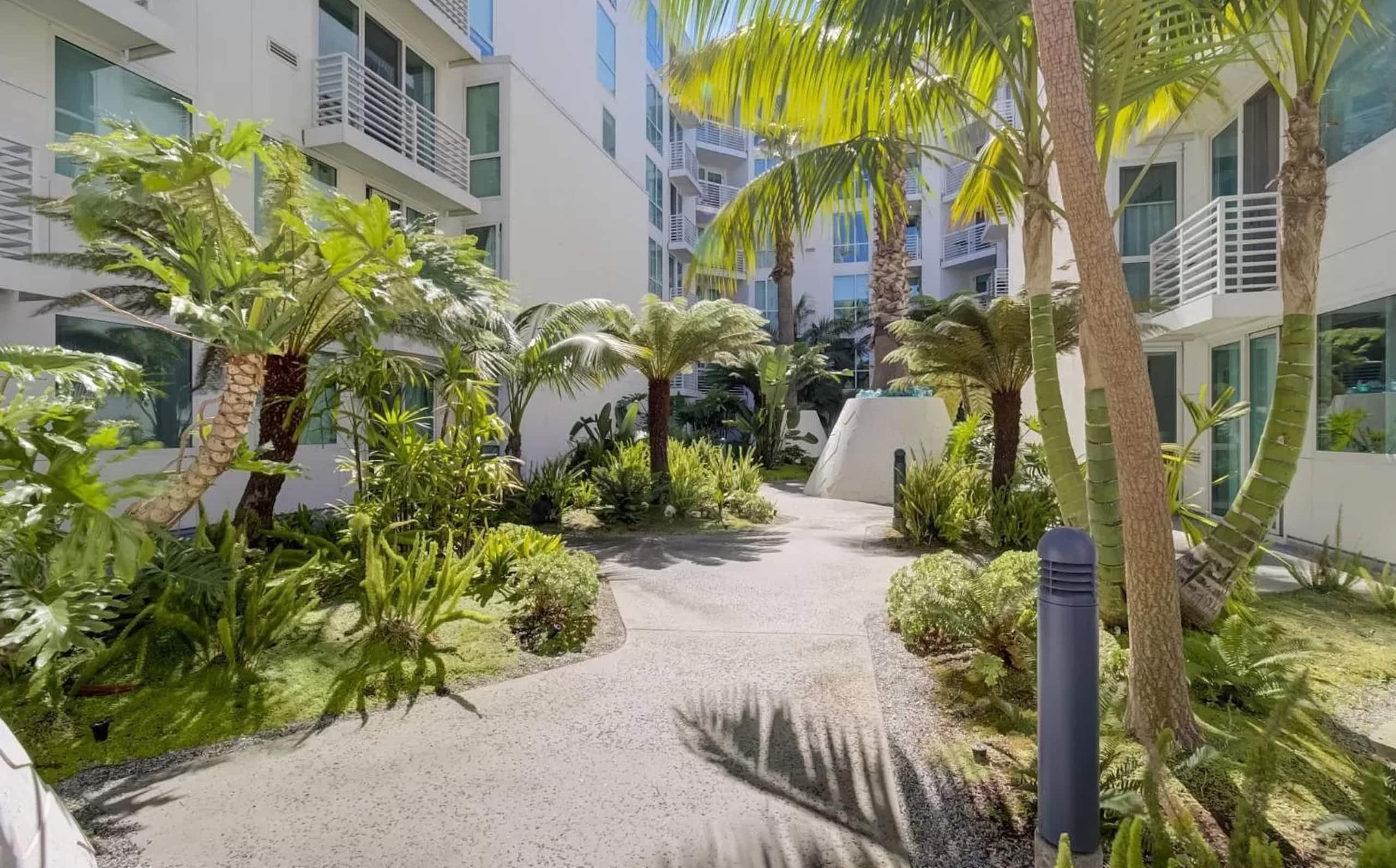 Home in San Francisco · ★5.0 · 1 bedroom · 1 bed · 1 bath - Image 13