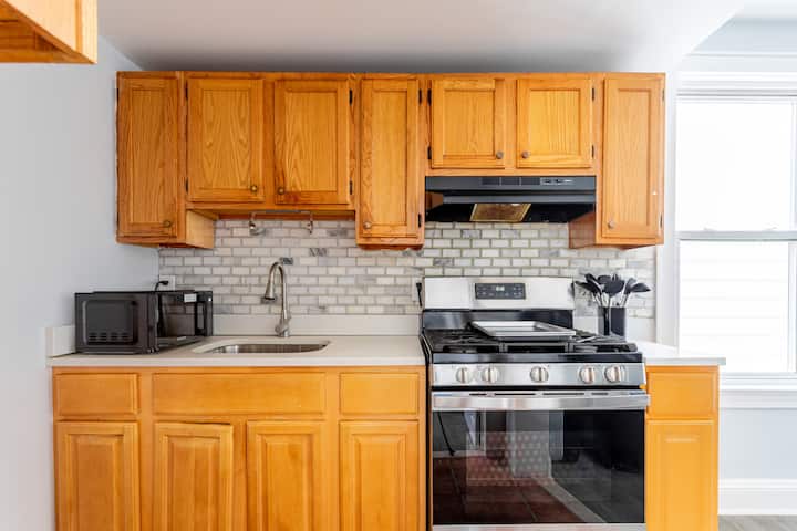 Private Br|train 30' Nyc| Hispwifi |Desk |St Pkng - Newark, NJ