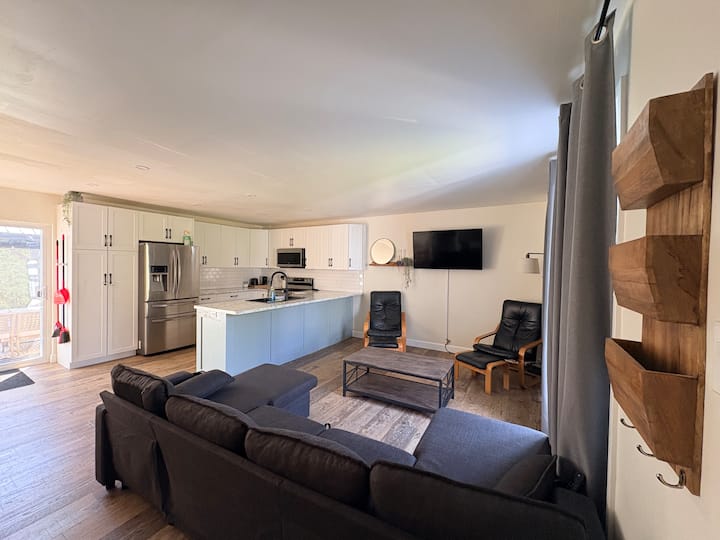 Family & Pet Friendly Lindsay • King Bed • Bunks - Lindsay