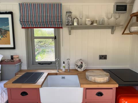 Popular Airbnb listing: Shepherd Shack Abersoch - It's Country Coastal! in Abersoch, Llangian, Llanengan, Abersoch, Llangian, Llanengan, Abersoch, Llangian, Llanengan