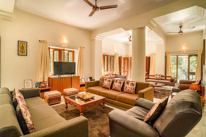Stayvista At Mangal House By The Lake W/ Lawn, Bbq - Mount Abu