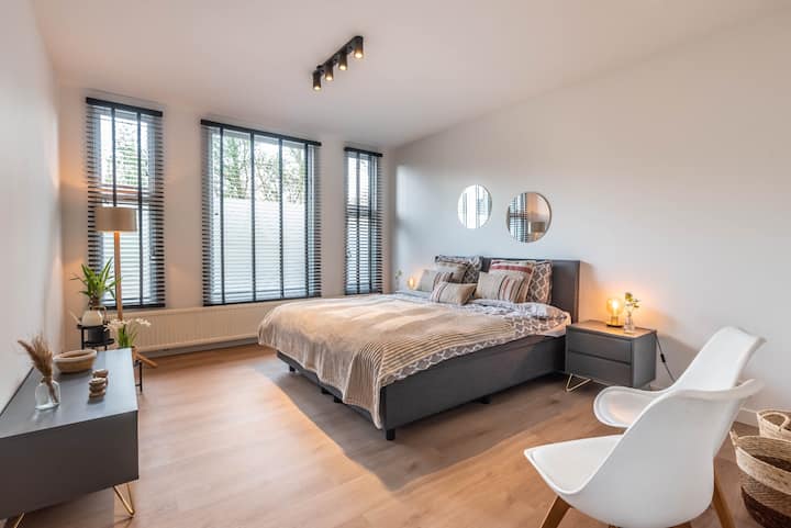 Renovated Apartment Near City Centre + Parking - Amsterdam