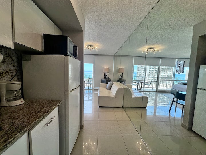 Condado 40% Discount Ocean View/pool - San Juan